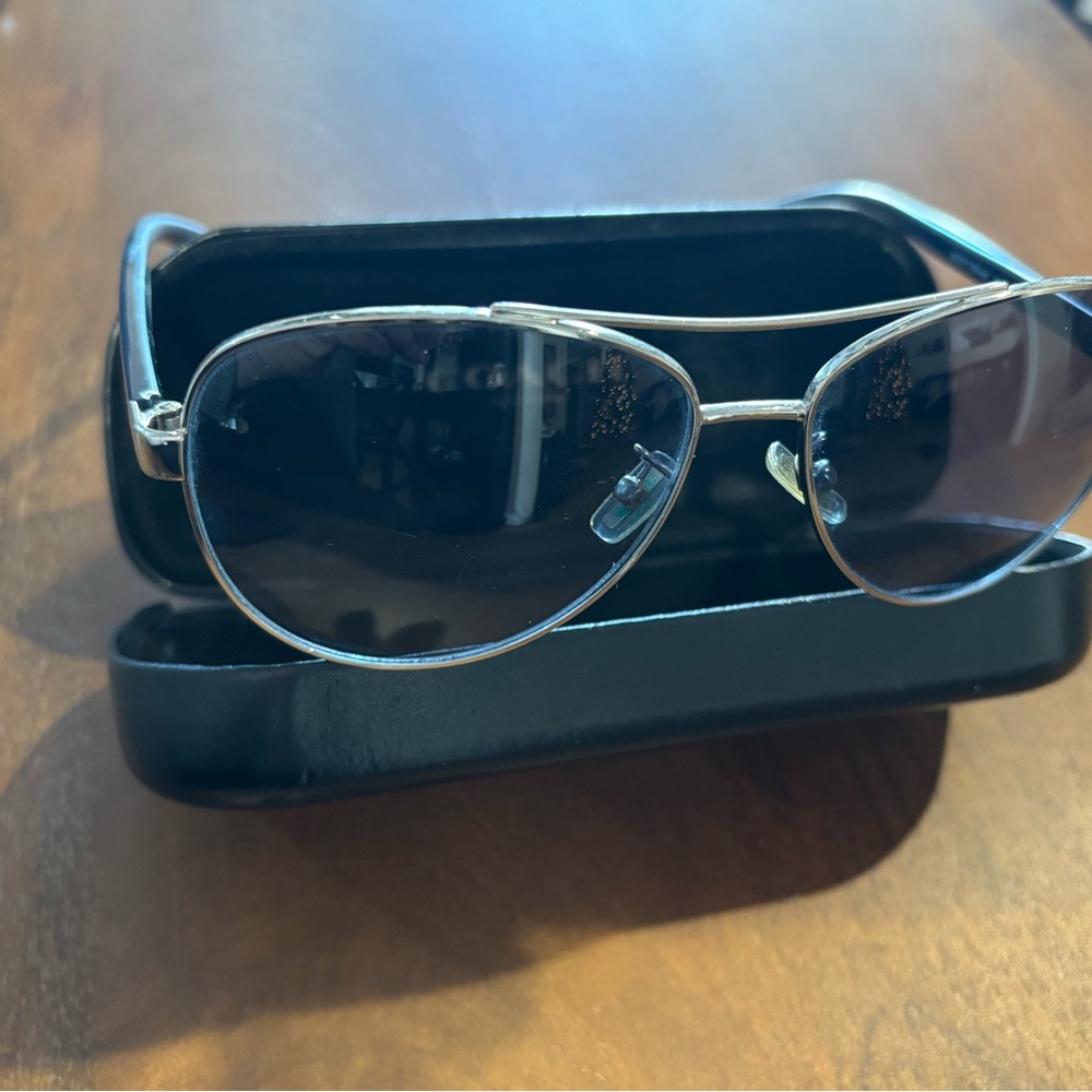 Coach Metal Pilot Sunglasses – Silver Frame / Blue Gradient Lens - Picture 2 of 7